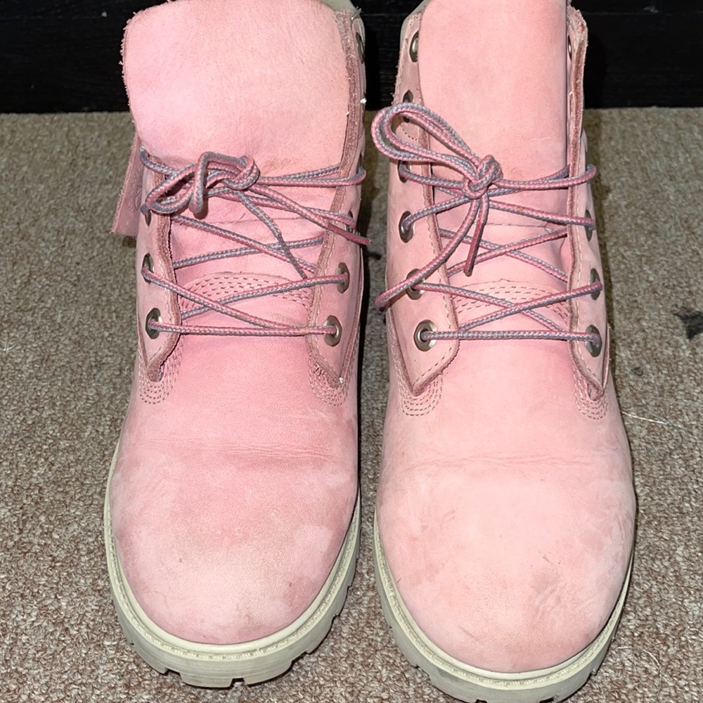 Used Bubble gum pink timberlands